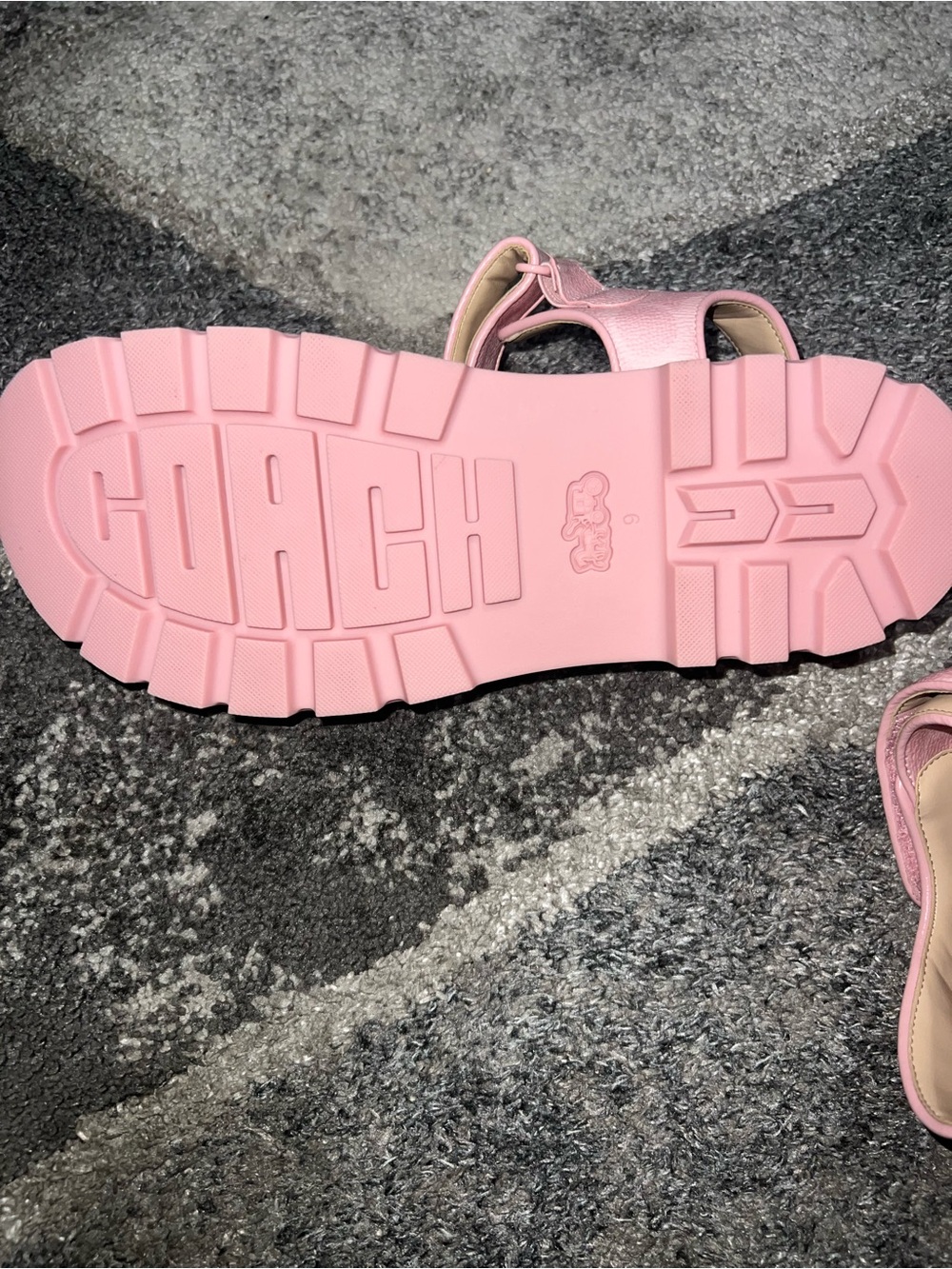 Coach women's "Sport Sandals" in powder pink signature coated canvas NWOT - Picture 3 of 4